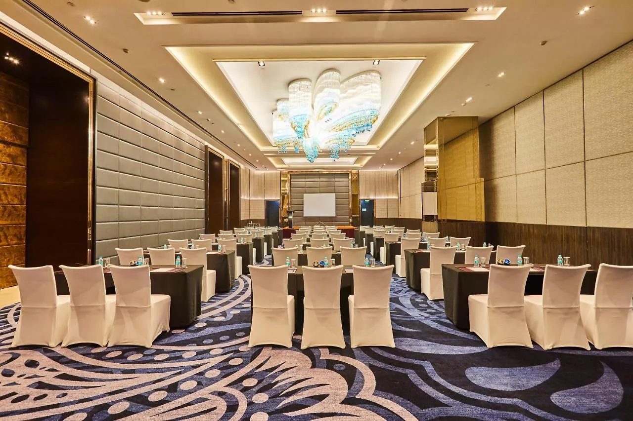 Отель Crowne Plaza New Delhi Rohini By Ihg Дели