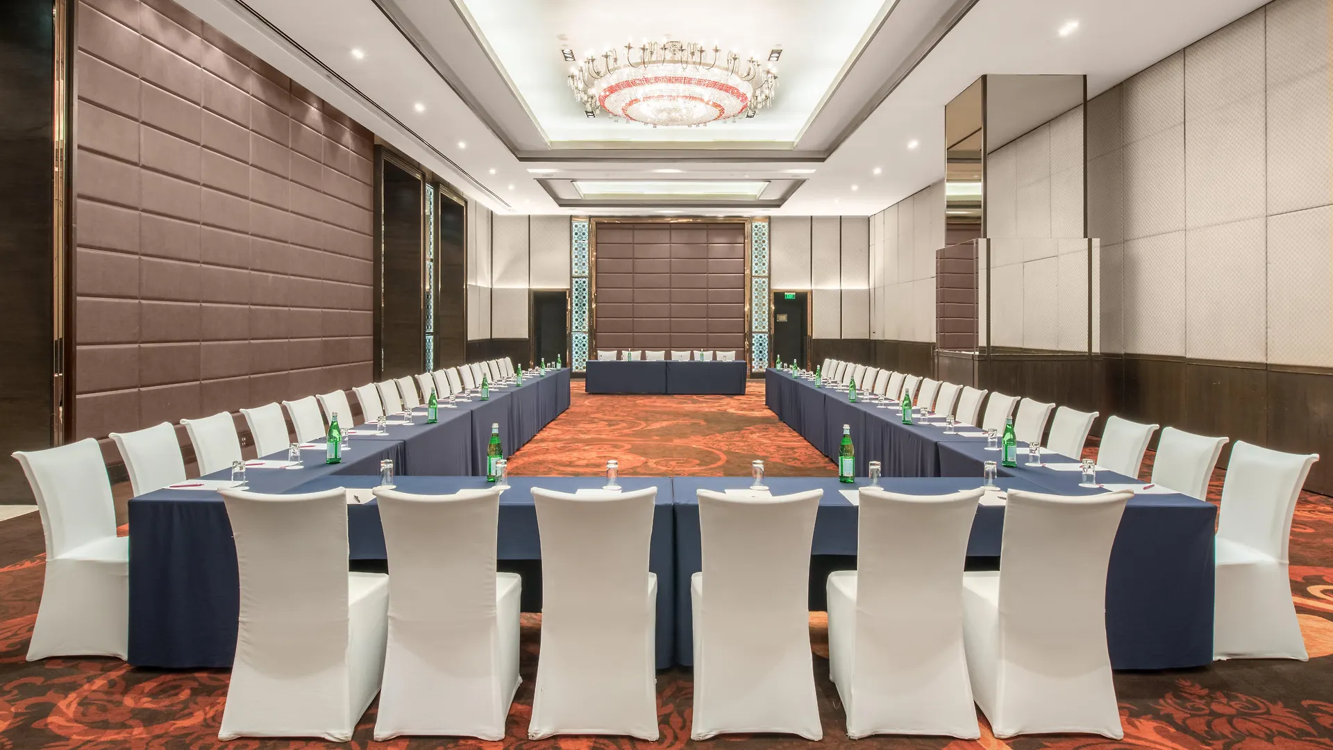 Отель Crowne Plaza New Delhi Rohini By Ihg  Дели